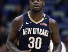 虎扑下载-朱利叶斯·兰德尔面框突破(朱利叶斯兰德尔十佳球)